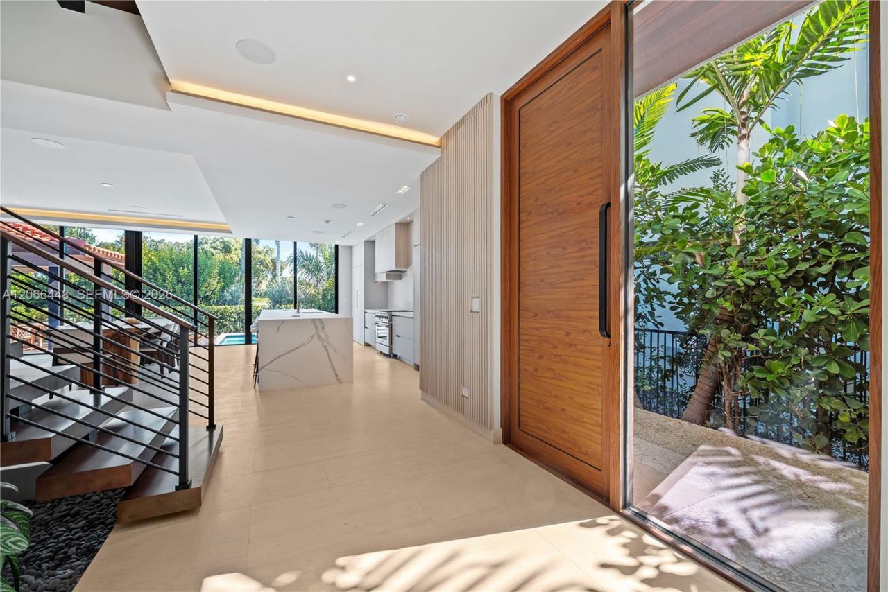 5831 Alton Rd , Miami Beach, FL 33140 Photo