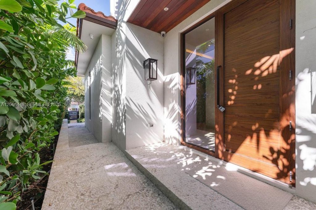 5831 Alton Rd , Miami Beach, FL 33140 Photo