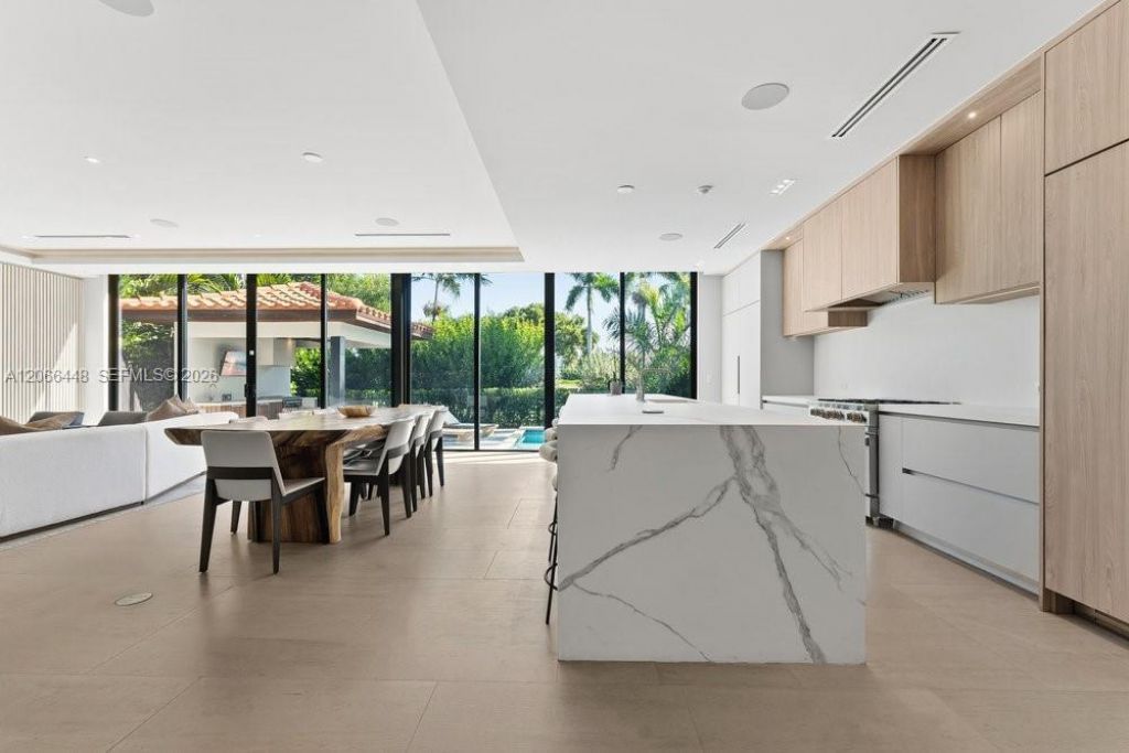 5831 Alton Rd , Miami Beach, FL 33140 Photo