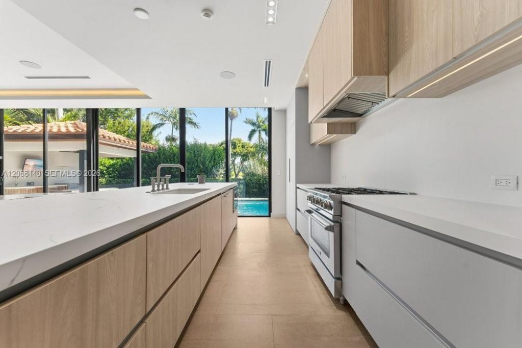 5831 Alton Rd , Miami Beach, FL 33140 Photo