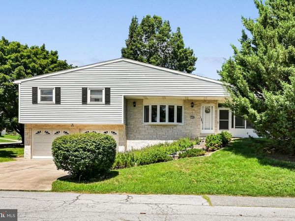 1440 WANDA LANE, HARRISBURG, PA 17109