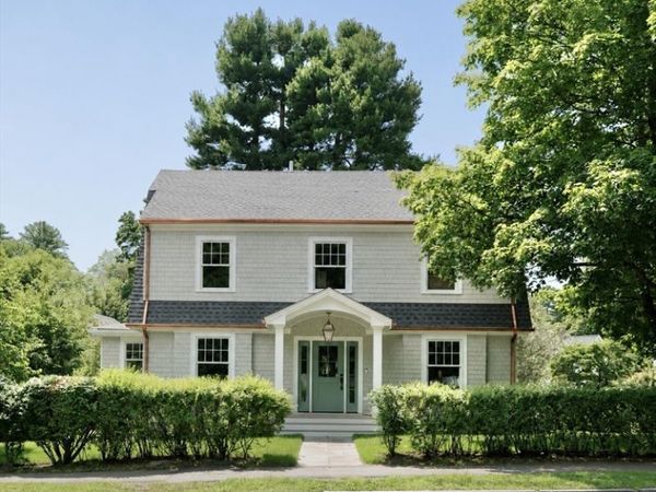 21 Wellesley Ave, Wellesley, MA 02482
