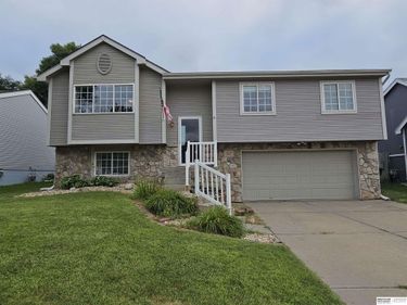 11117 Martin Avenue, Omaha, NE 68164