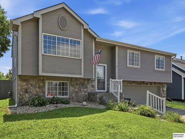 11117 Martin Avenue, Omaha, NE 68164