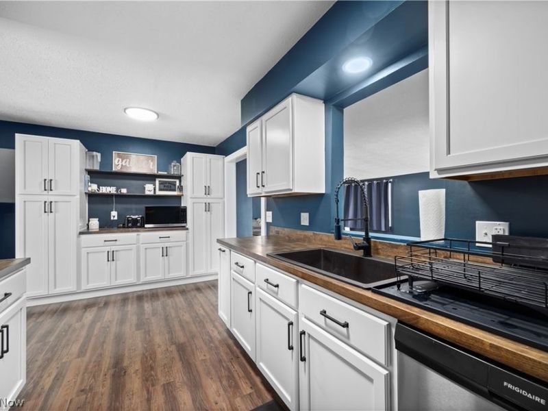 3902 Oxford Drive, Lorain, OH 44053 Photo 9