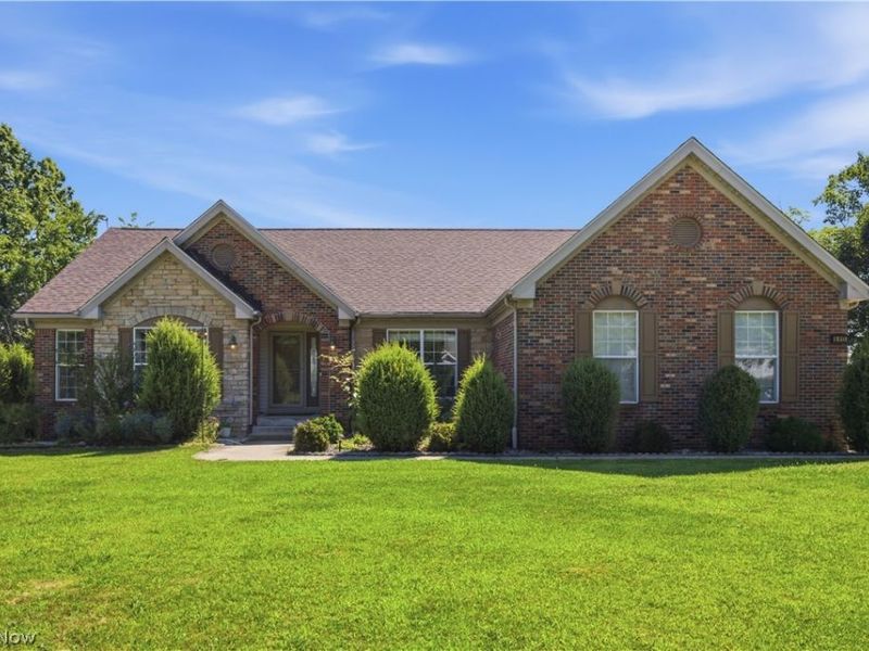 8913 Isabelle Lane, Macedonia, OH 44056 Photo 1