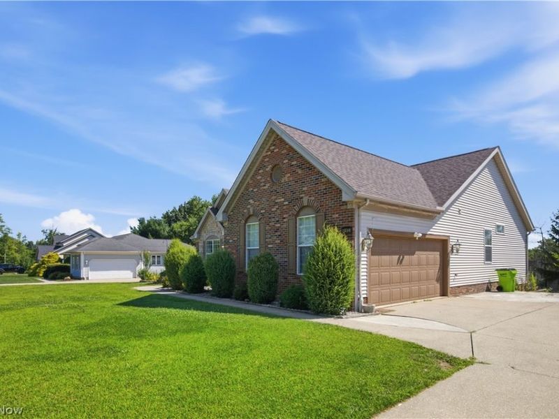 8913 Isabelle Lane, Macedonia, OH 44056 Photo 2