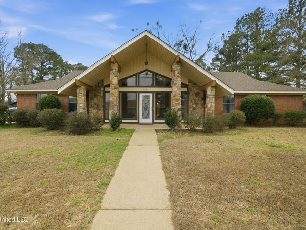 1120 SE 4th Street, Magee, MS 39111