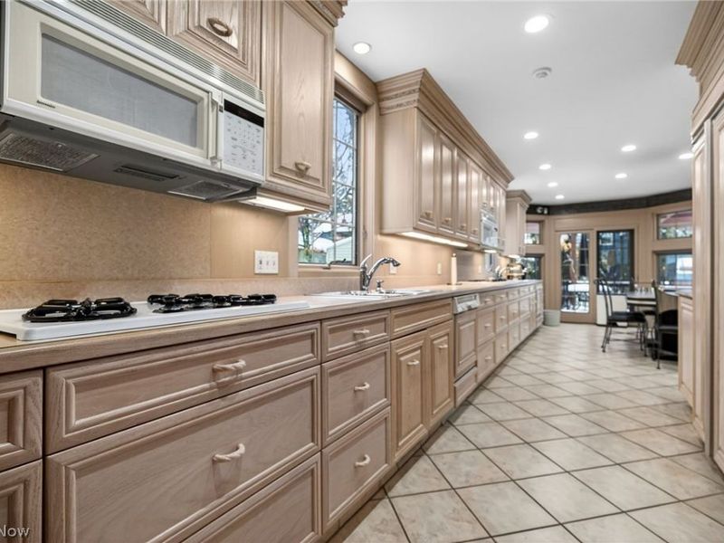 3498 Bainbridge Road, Cleveland Heights, OH 44118 Photo 14