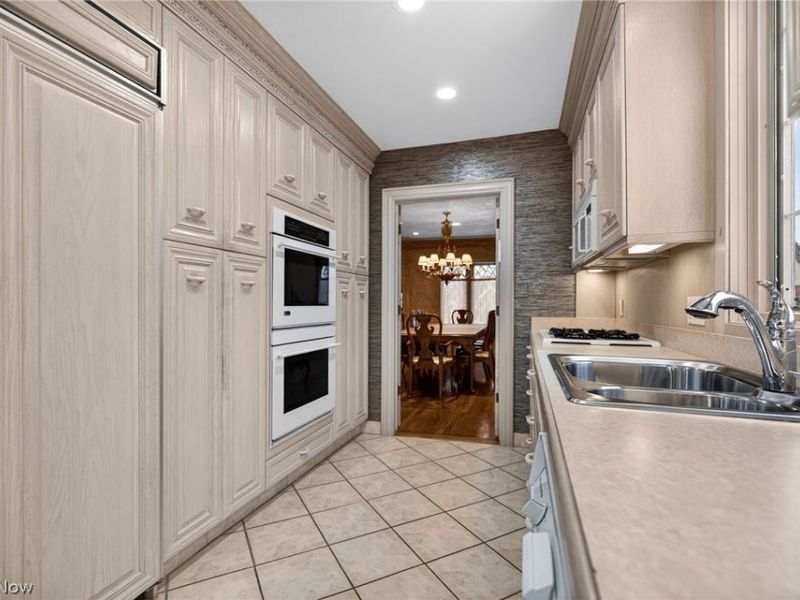 3498 Bainbridge Road, Cleveland Heights, OH 44118 Photo 15