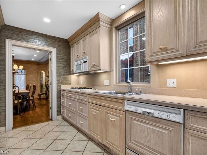 3498 Bainbridge Road, Cleveland Heights, OH 44118 Photo 16