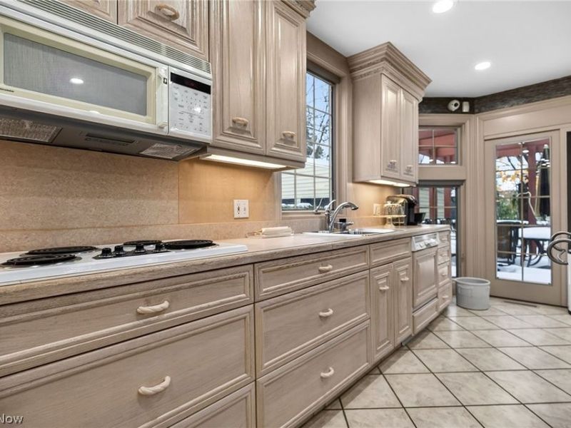 3498 Bainbridge Road, Cleveland Heights, OH 44118 Photo 18