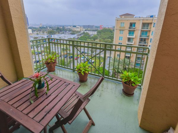 403 S SAPODILLA Avenue, Unit 817, West Palm Beach, FL 33401