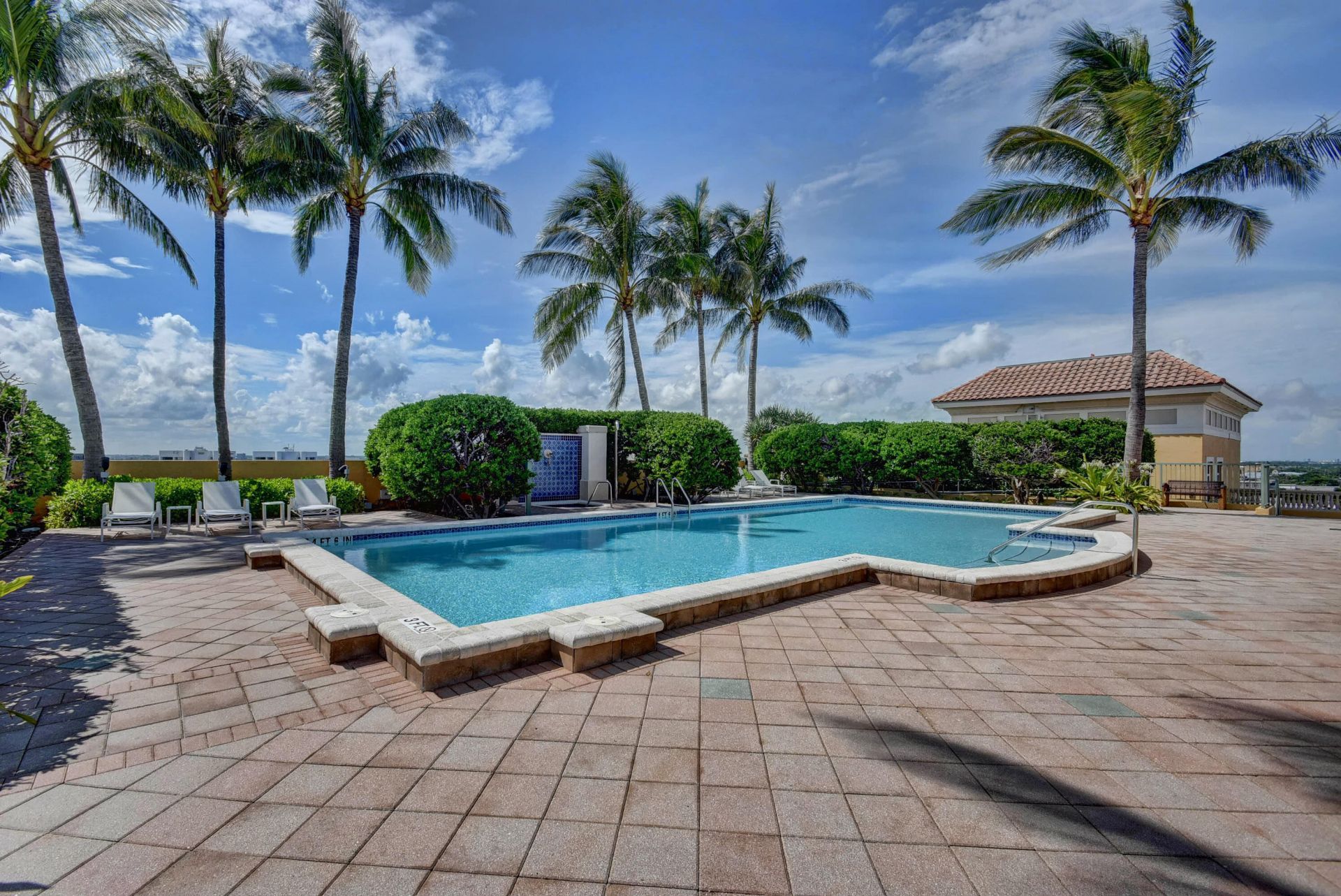 403 S Sapodilla Avenue, Unit 817, West Palm Beach, FL 33401 Photo
