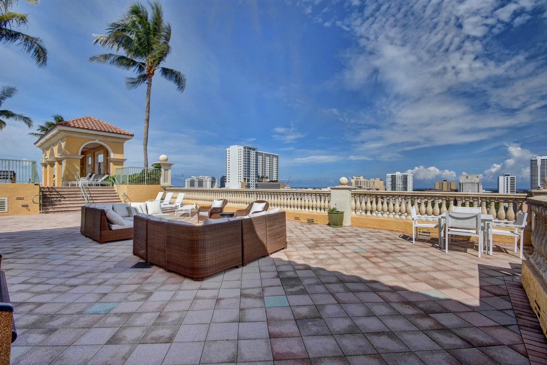 403 S Sapodilla Avenue, Unit 817, West Palm Beach, FL 33401 Photo