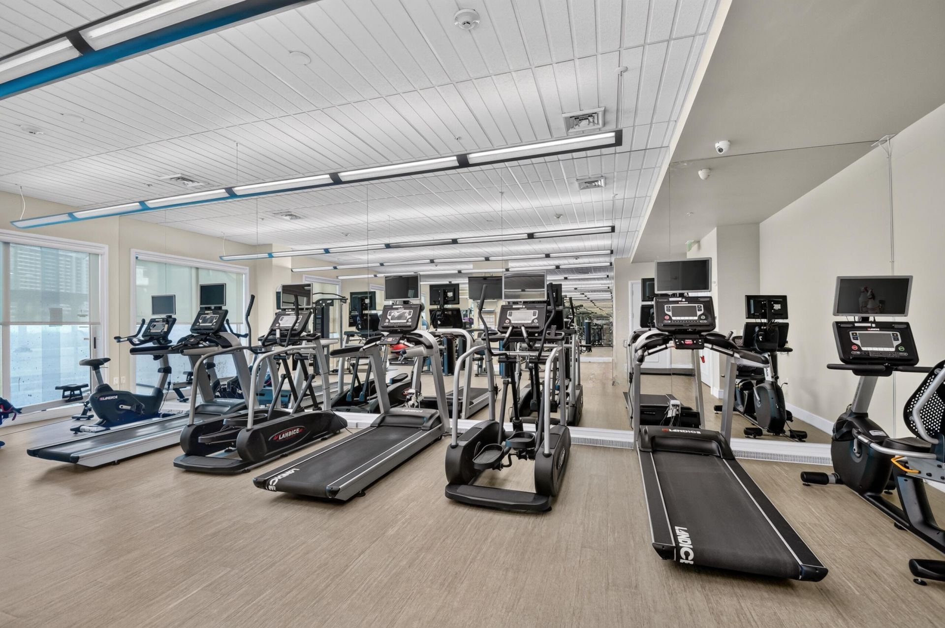 403 S Sapodilla Avenue, Unit 817, West Palm Beach, FL 33401 Photo