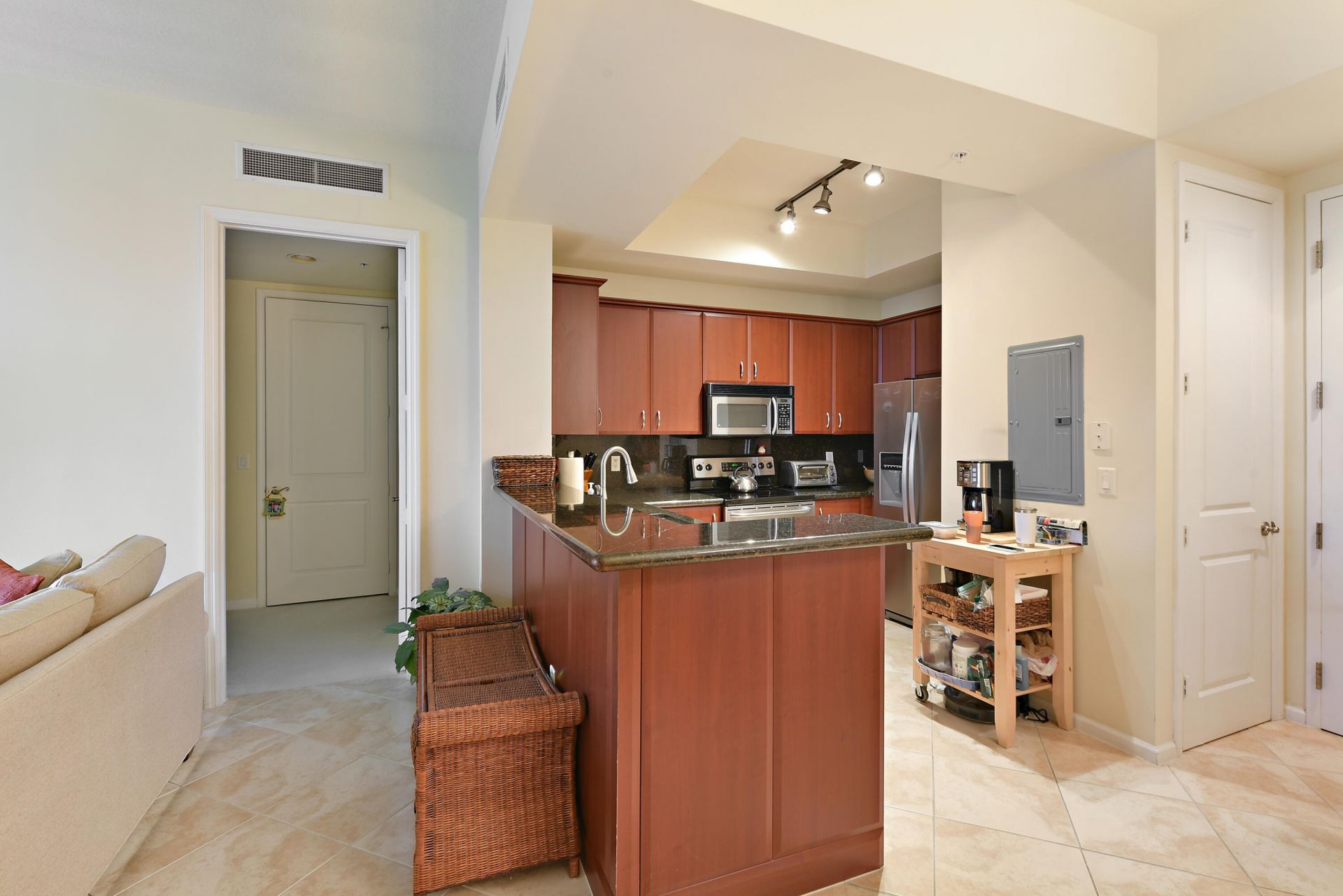 403 S Sapodilla Avenue, Unit 817, West Palm Beach, FL 33401 Photo