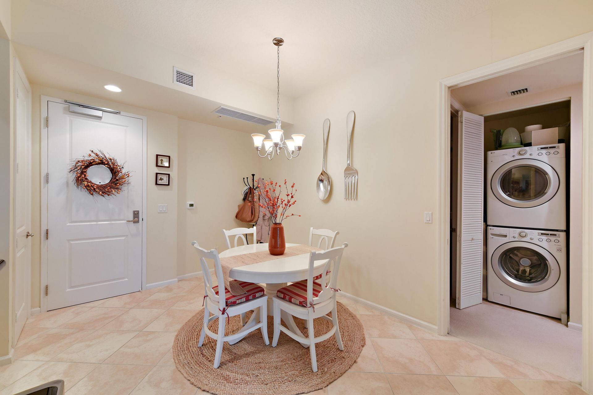 403 S Sapodilla Avenue, Unit 817, West Palm Beach, FL 33401 Photo