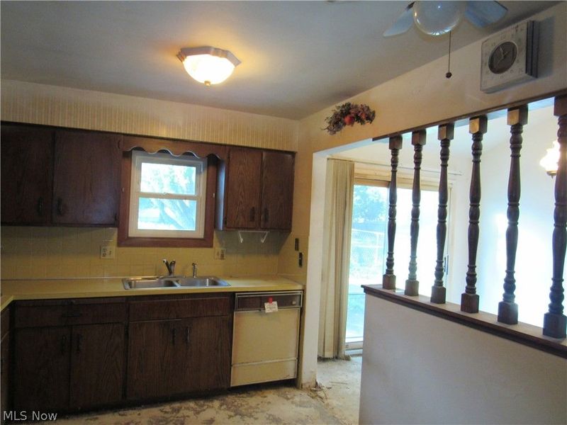 596 Terrace, Willowick, OH 44095 Photo 7