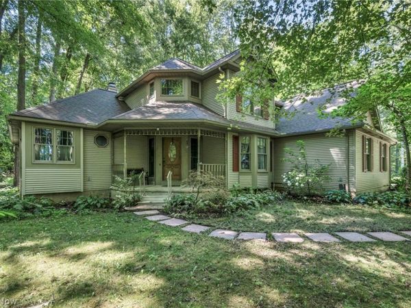 9716 N Avon Belden Road, Grafton, OH 44044