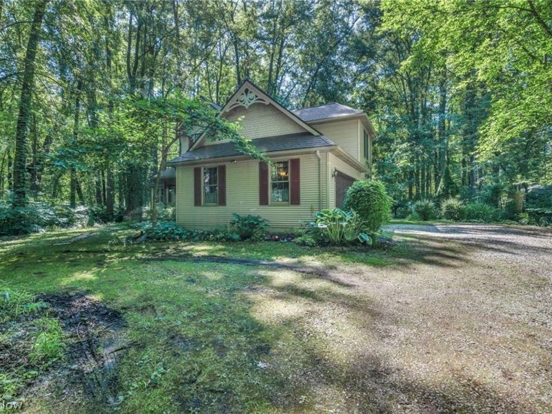 9716 N Avon Belden Road, Grafton, OH 44044 Photo 2
