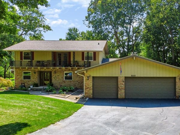 8852 Ridge Hill Drive , Indianapolis, IN 46217