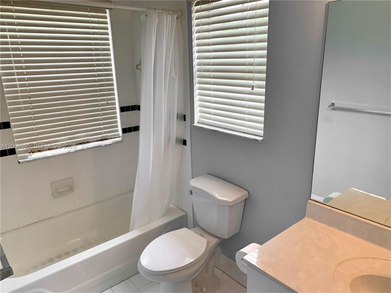 1130 Buttonwood Ln , Unit -, Hollywood, FL 33019 Photo