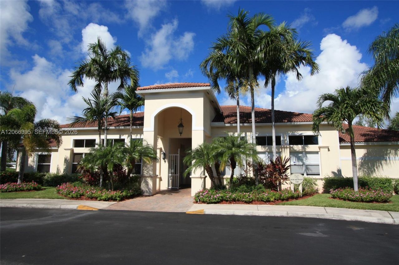 1130 Buttonwood Ln , Unit -, Hollywood, FL 33019 Photo
