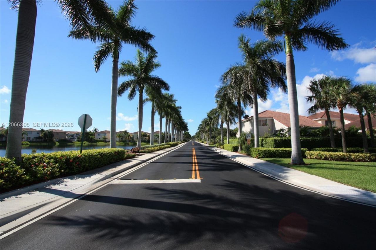 1130 Buttonwood Ln , Unit -, Hollywood, FL 33019 Photo