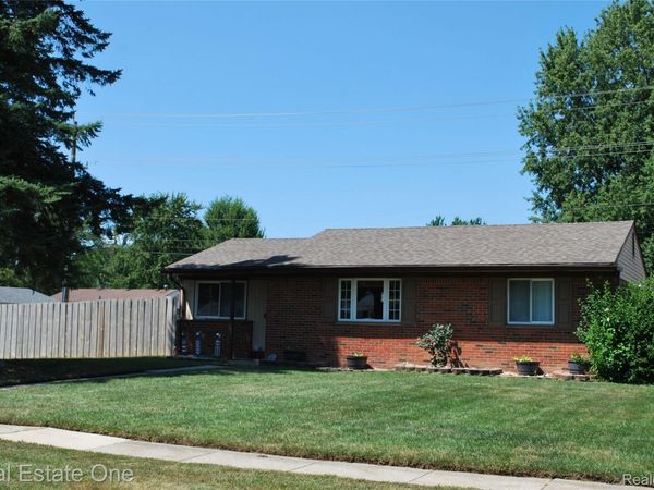 41692 McBride Avenue, Van Buren Township, Mi 48111