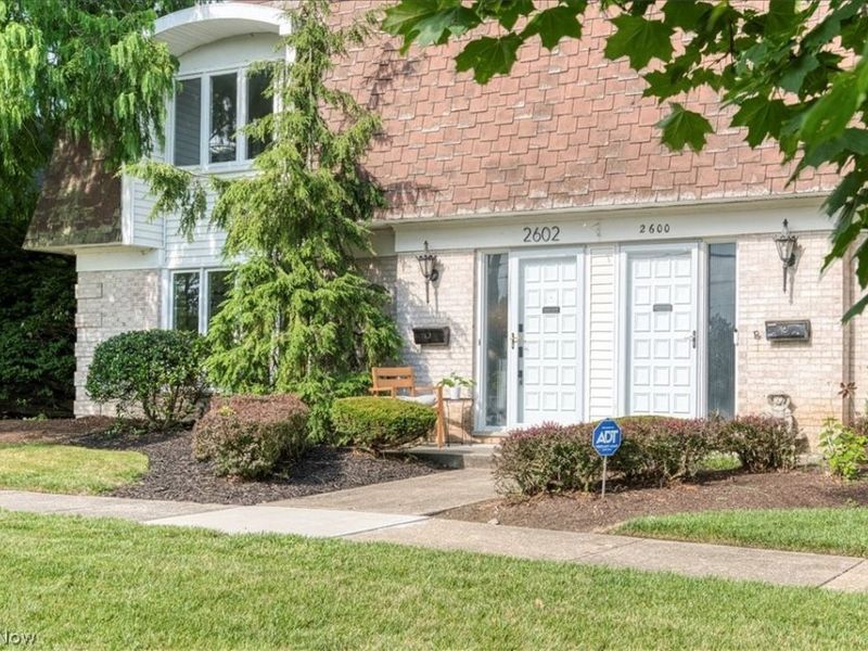 2602 S Green Road, University Heights, OH 44122 Photo 3