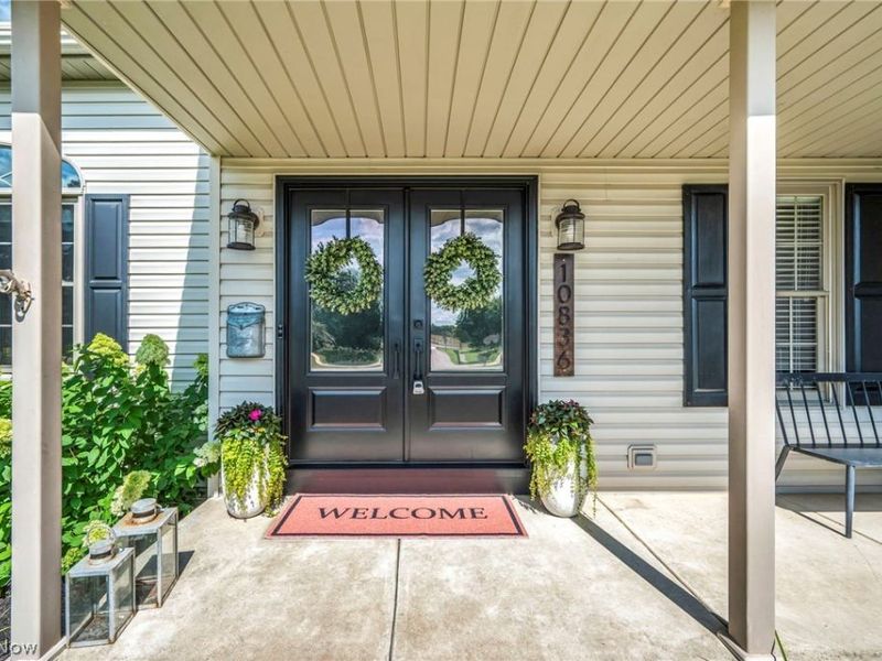 10836 Withington Avenue NW, Uniontown, OH 44685 Photo 2