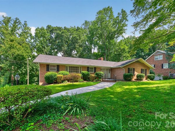 530 25th Avenue NW, Hickory, NC 28601