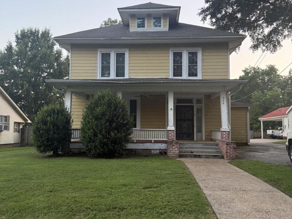 244 E Main Street , Bells, TN 38006