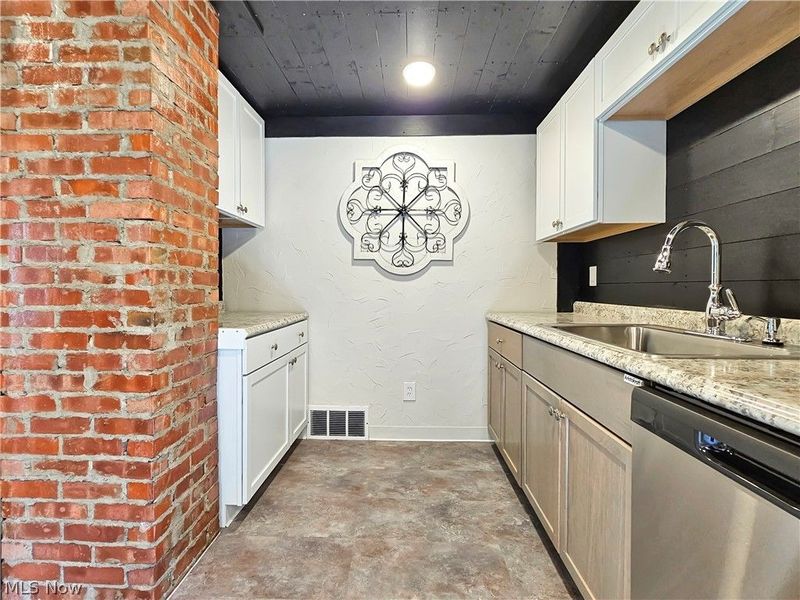1551 Winchester Road, Lyndhurst, OH 44124 Photo 9