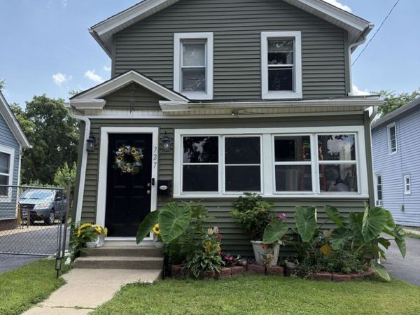 727 Superior Street , Aurora, IL 60505