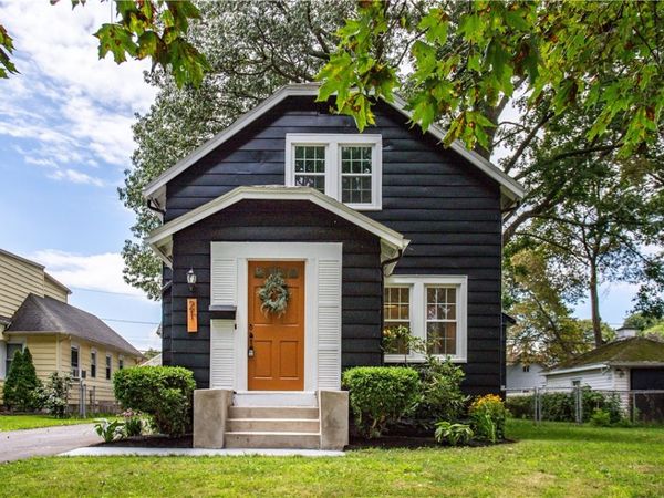 21 Sheraton Drive, Rochester, NY 14616