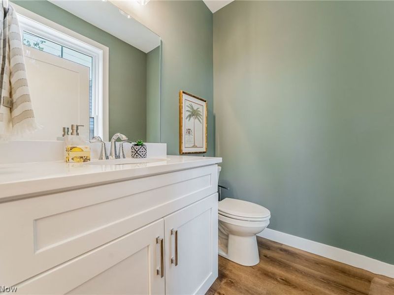 1886 Woodlawn Avenue, Cleveland, OH 44112 Photo 27