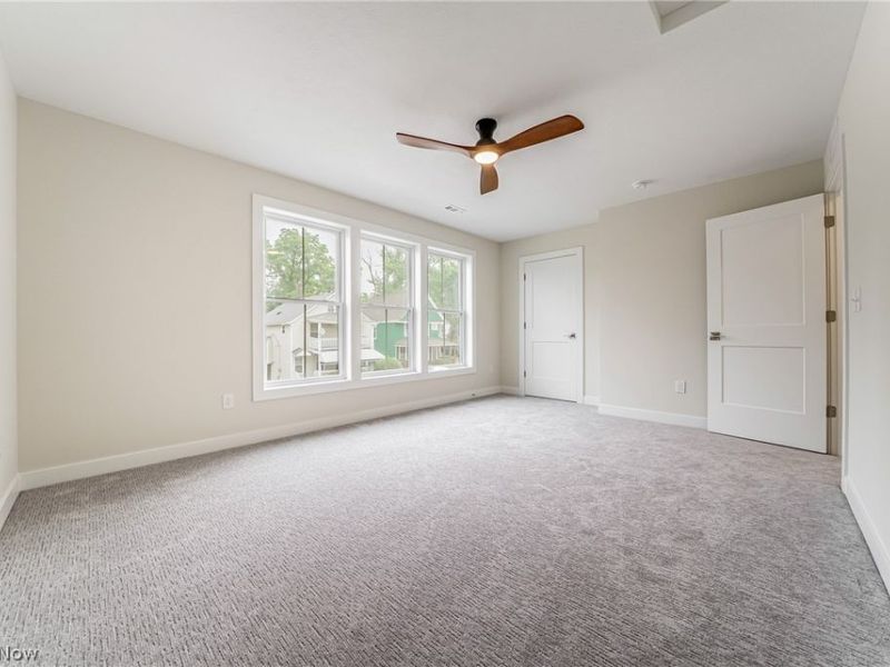 1886 Woodlawn Avenue, Cleveland, OH 44112 Photo 35