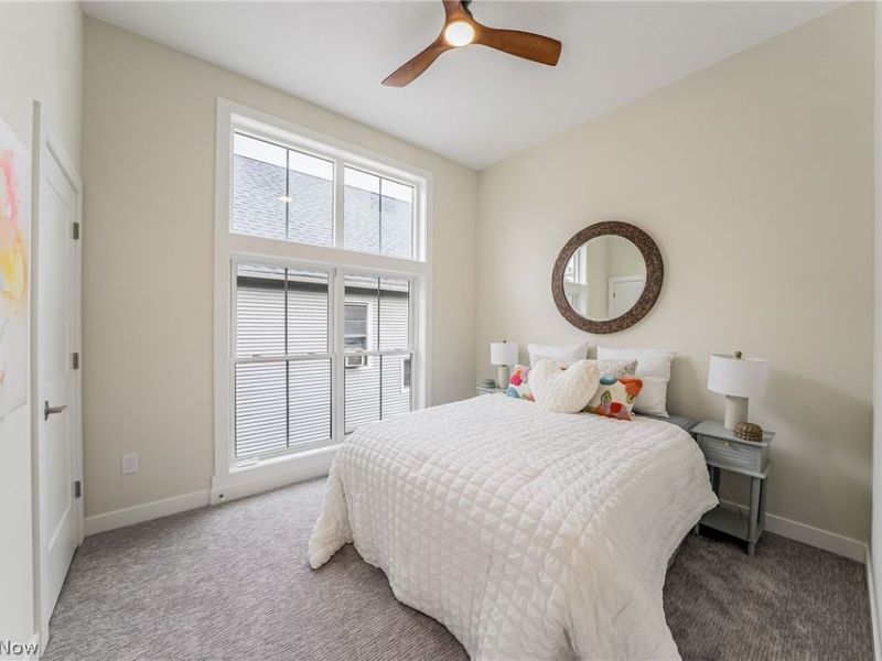 1886 Woodlawn Avenue, Cleveland, OH 44112 Photo 37