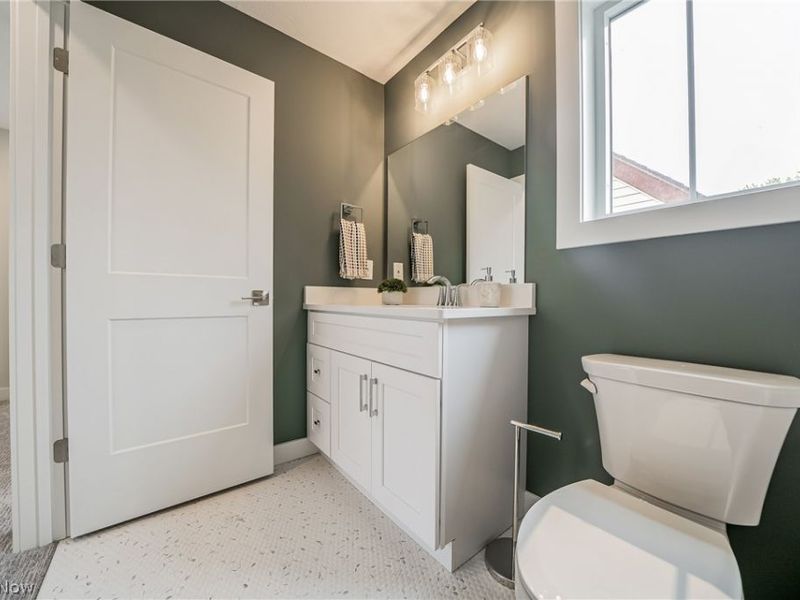 1886 Woodlawn Avenue, Cleveland, OH 44112 Photo 38
