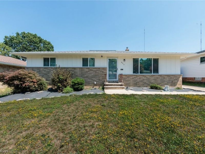 6415 S Park Boulevard, Parma, OH 44134 Photo 1