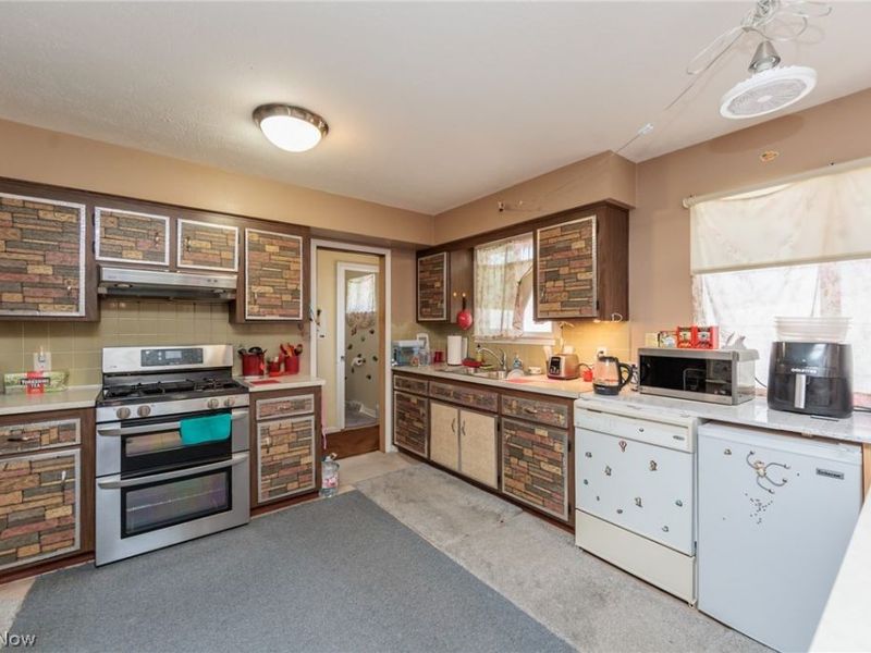 6415 S Park Boulevard, Parma, OH 44134 Photo 10