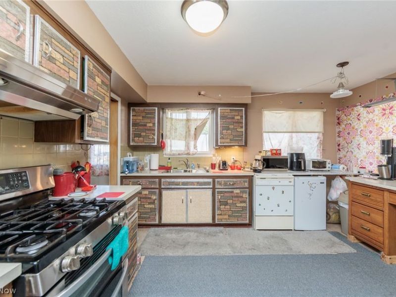 6415 S Park Boulevard, Parma, OH 44134 Photo 11