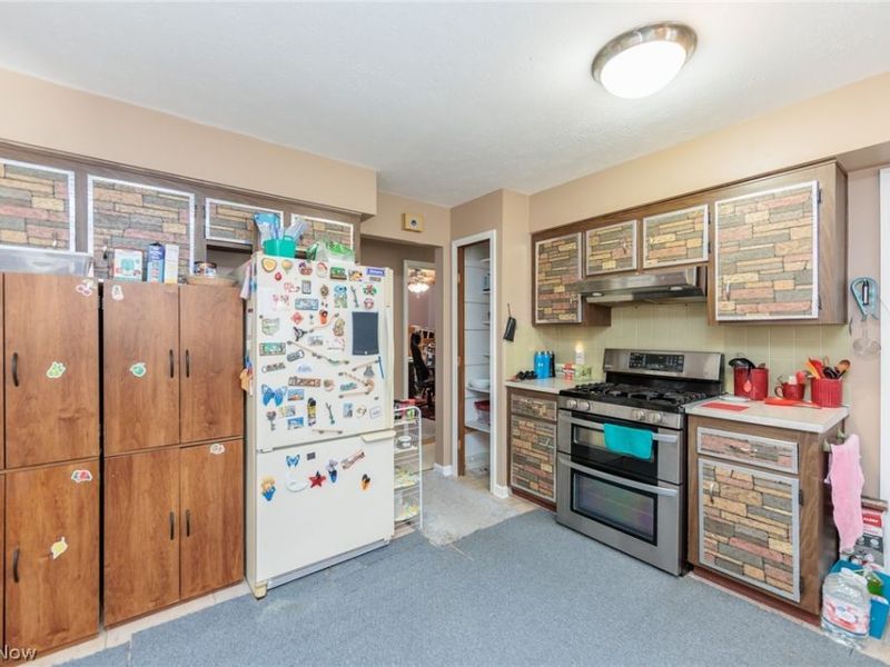 6415 S Park Boulevard, Parma, OH 44134 Photo 12
