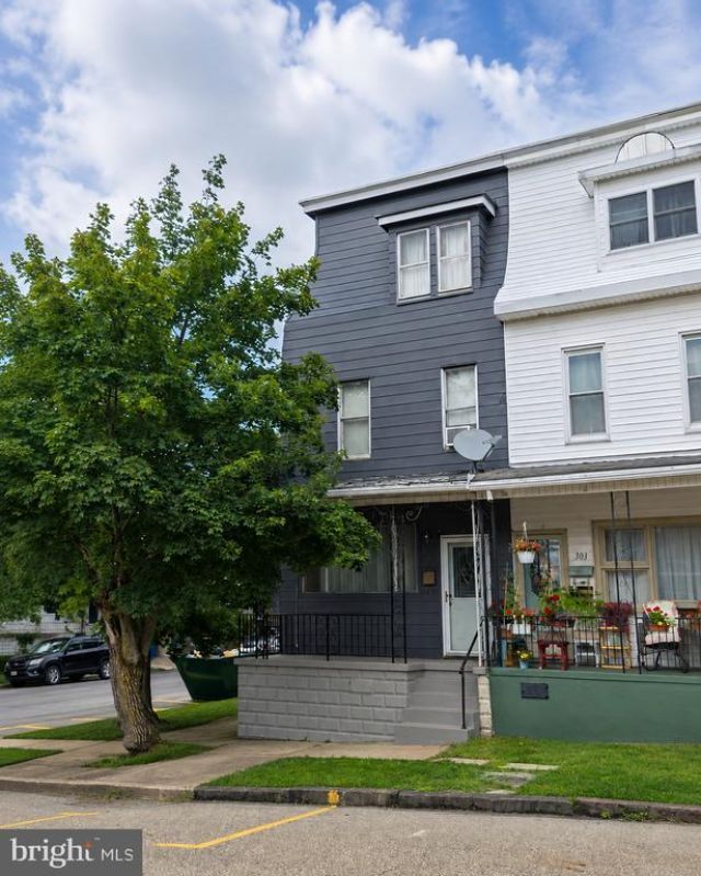 301 S MAPLE STREET , MT CARMEL, PA 17851
