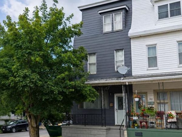 301 S MAPLE STREET , MT CARMEL, PA 17851