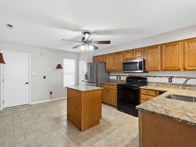 4215 Bowman Meadow Drive , Unit 14, Canal Winchester, OH 43110 Photo 9