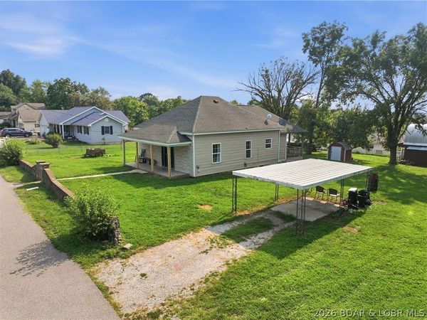 427 Lombar Street, Iberia, MO 65486