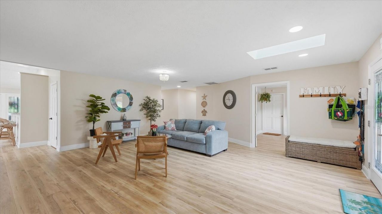 15127 Pennington Road, Tampa, FL 33624 Photo